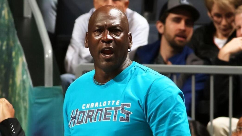 一名匿名NBA球員吐槽黃蜂隊:那支球隊就是垃圾,因為三球是垃圾!-黑特籃球-NBA新聞影音圖片分享社區