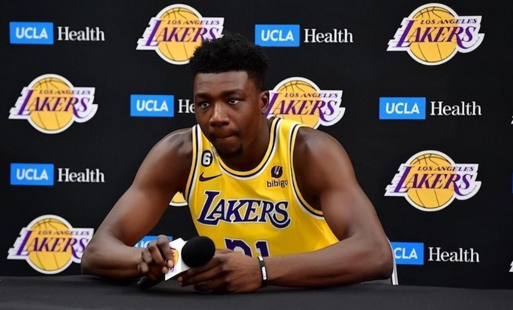 NBA / 傷病不斷!施羅德手術休戰3-4週,25歲中鋒也傷了,一眉還豪言:要破壞勇士戒指之夜!-黑特籃球-NBA新聞影音圖片分享社區