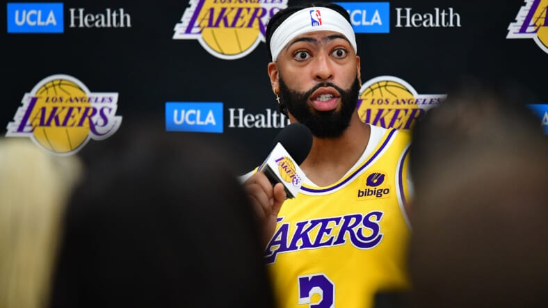 才打了一場熱身賽,一眉又傷停!湖人遭傷病侵襲,例行賽都還沒有開始啊!-黑特籃球-NBA新聞影音圖片分享社區