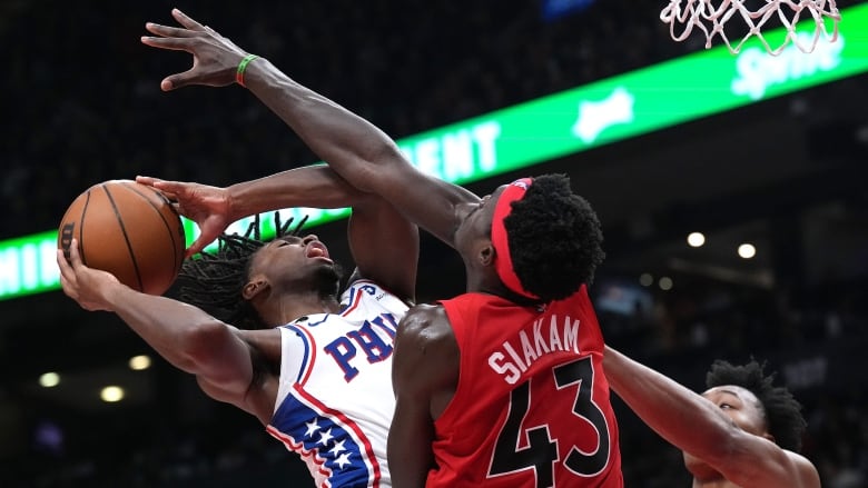 Maxey drops career-high 44 points as 76ers rout Raptors, split mini series in Toronto | CBC Sports
