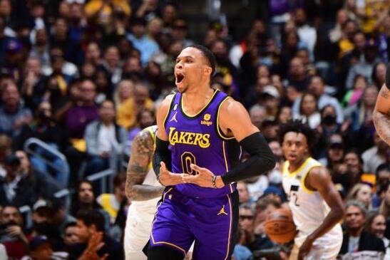 NBA / 珍妮阿姨抱頭陷入瘋狂!威少替補轟28+6創賽季新高,征服湖人球迷:MVP呼聲!(影)-黑特籃球-NBA新聞影音圖片分享社區