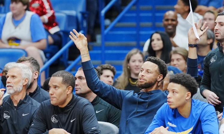 NBA / 兩人還未轉正,全場合砍34+9!勇士輸球卻發現寶,關鍵時刻有大用!-黑特籃球-NBA新聞影音圖片分享社區