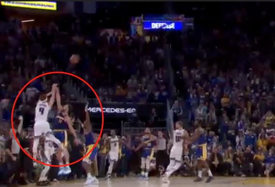 NBA / 勇士贏球靠裁判幫忙?兩次關鍵回合誤判均為勇士獲利,國王眾將非常不滿!-黑特籃球-NBA新聞影音圖片分享社區