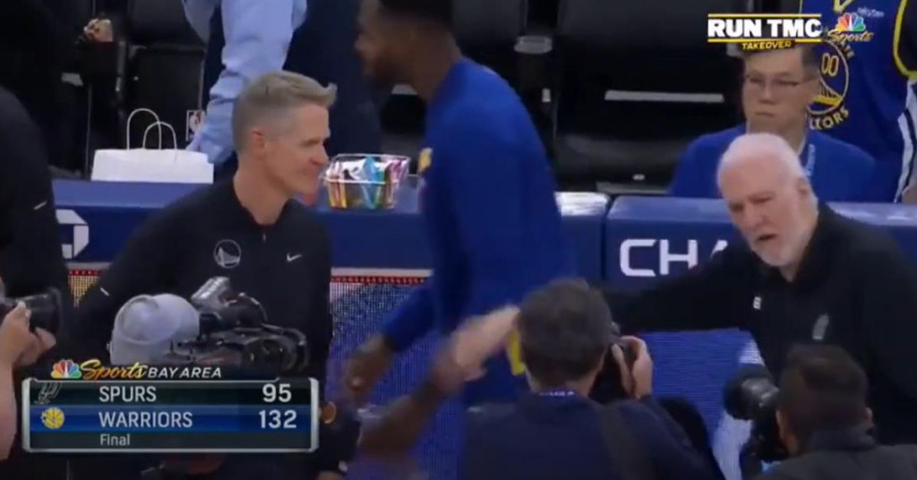 NBA / 【影片】柯爾賽後被波波嫌棄!73歲老頭秒變黑臉,昔日弟子欲揮拳太搞笑-黑特籃球-NBA新聞影音圖片分享社區