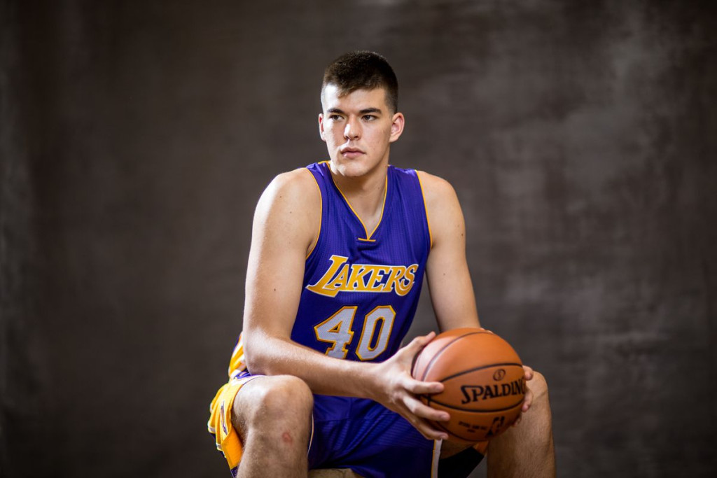 NBA / 從小在戰火中長大，泥坑里練球！一戰成名的他，由戰爭難民逆襲成千萬富翁-黑特籃球-NBA新聞影音圖片分享社區
