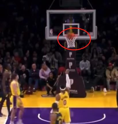 【影片】髮帶龜登場,準心上一場被打歪了!威少站上罰球線再現罰球三不沾-黑特籃球-NBA新聞影音圖片分享社區