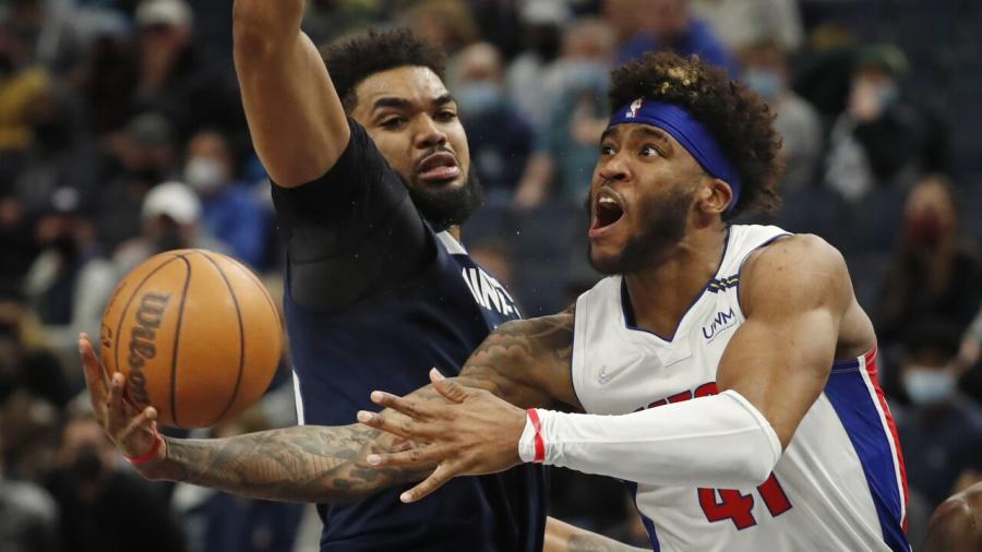 Towns, Bey each score 24 points, Timberwolves beat Pistons