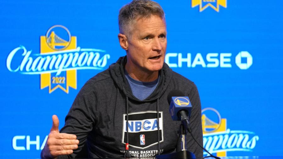 Steve Kerr Explains The Difference Between Stephen Curry From His Unanimous  MVP Season To Now | Yardbarker