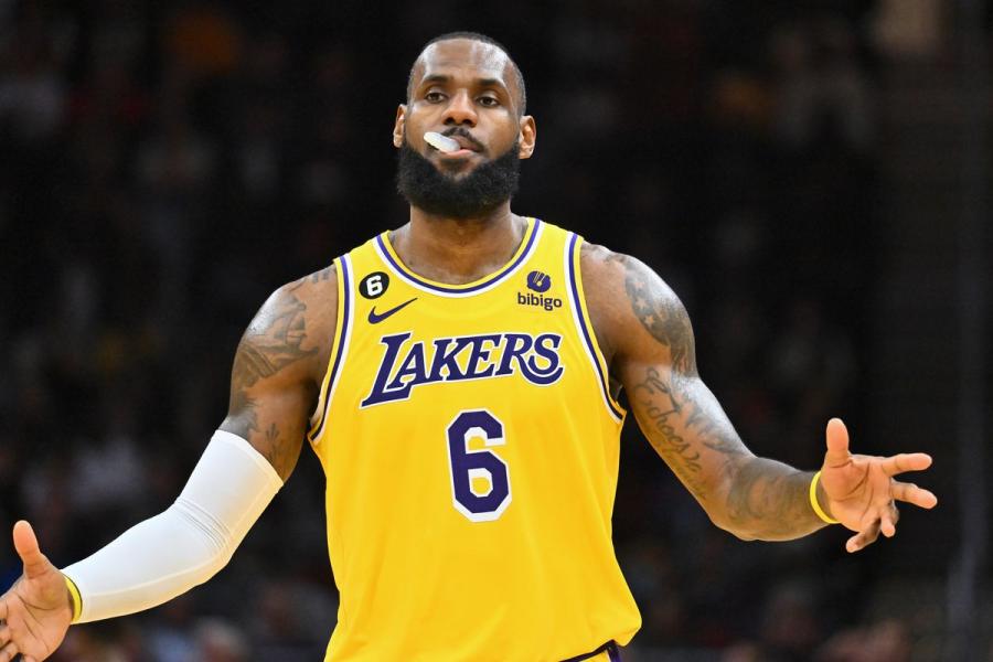 Lakers Injury News: LeBron James out, Patrick Beverley doubtful - Silver  Screen and Roll