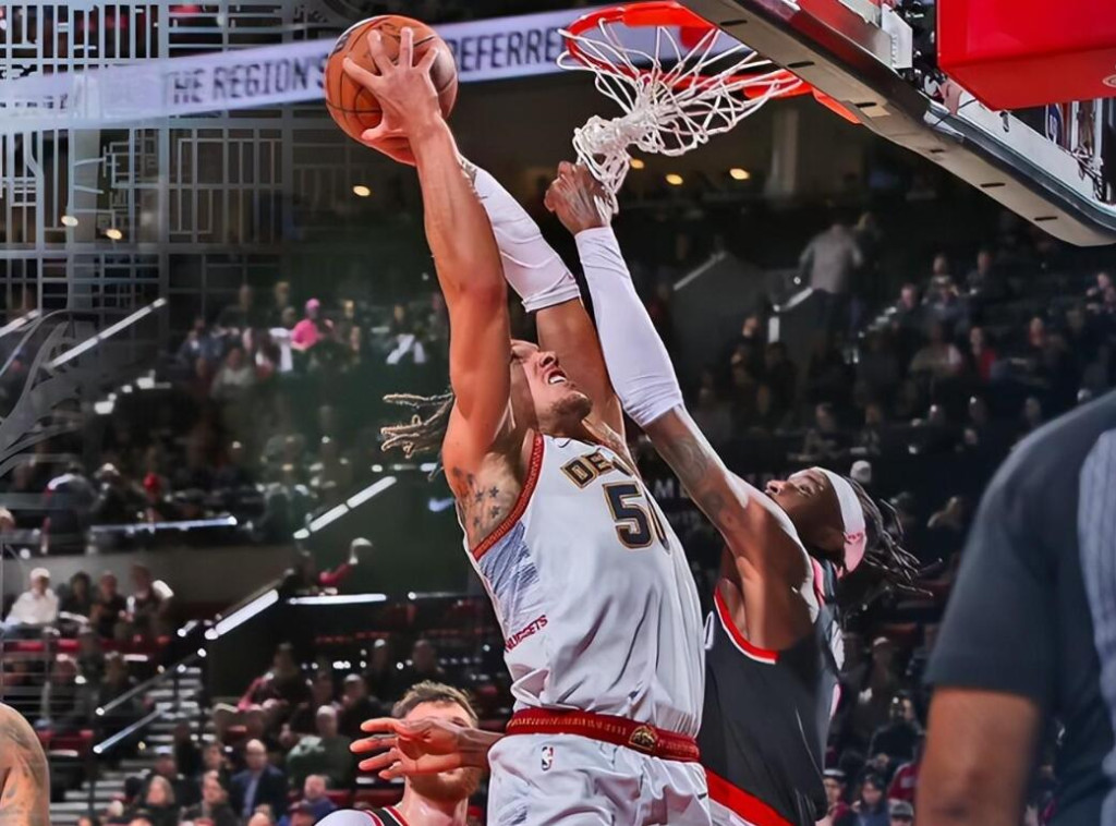NBA / 拓荒金塊瘋狂7分鐘!15次交替領先,里拉德帶上的錶,被穆雷強行拽了下來!(影)-黑特籃球-NBA新聞影音圖片分享社區