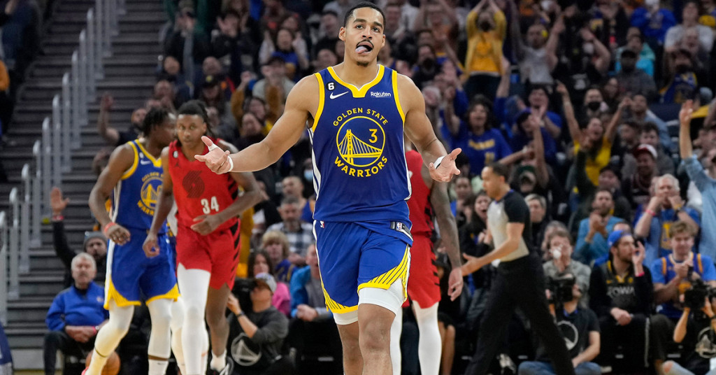 【影片】假背傳真上籃!Poole復刻「Rondo式假動作」騙過防守,連場邊美女都驚呆了-黑特籃球-NBA新聞影音圖片分享社區