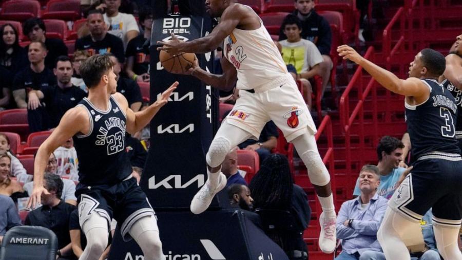 Jimmy Butler, Keldon Johnson, Zach Collins