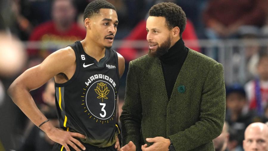 NBA Fans Hilariously Try To Discover What Stephen Curry Whispered To Jordan Poole During Christmas Game | Yardbarker