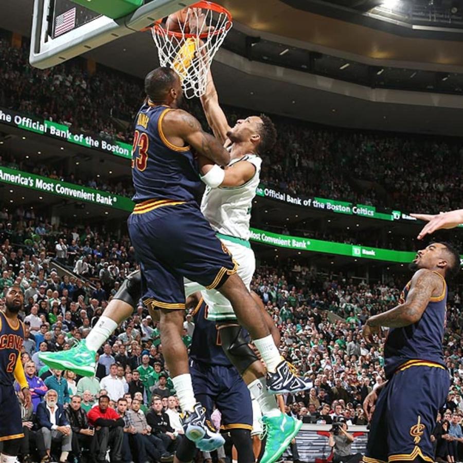 LeBron James blocks Evan Turner's dunk in Cavaliers' Game 3 win - Sports Illustrated