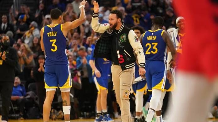 NBA / 2022年的大贏家!Curry社媒展望2023年:曬與隊友慶祝照,目標第5座總冠軍獎盃!-黑特籃球-NBA新聞影音圖片分享社區