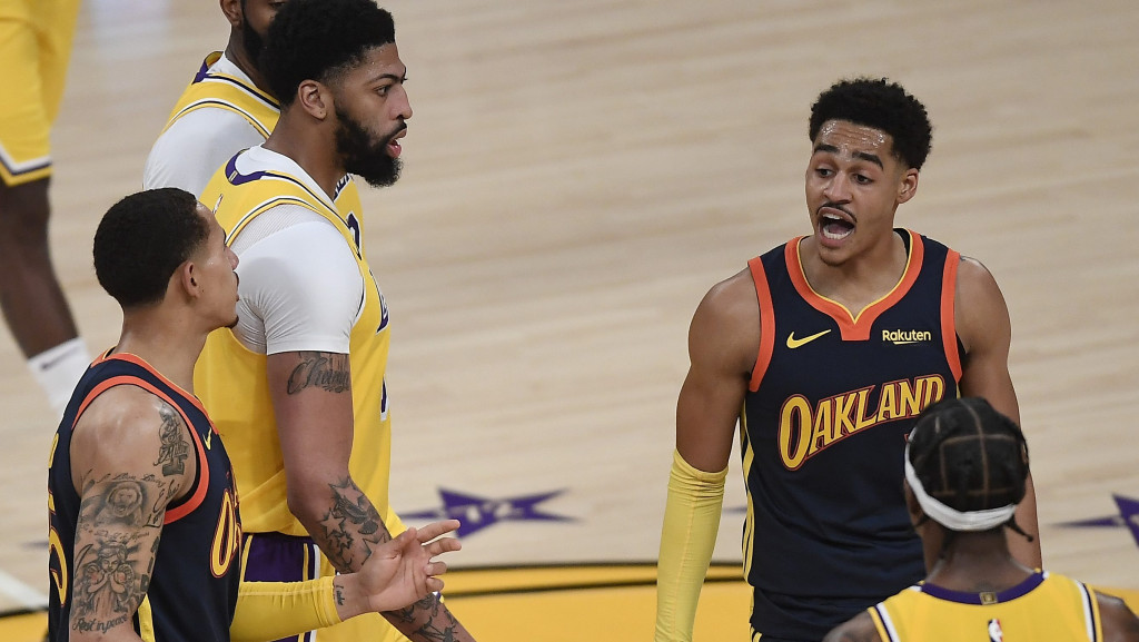 詹姆斯對加盟勇士持開放態度?美媒貼「1換4」交易方案:詹皇聯手柯瑞再衝冠-黑特籃球-NBA新聞影音圖片分享社區