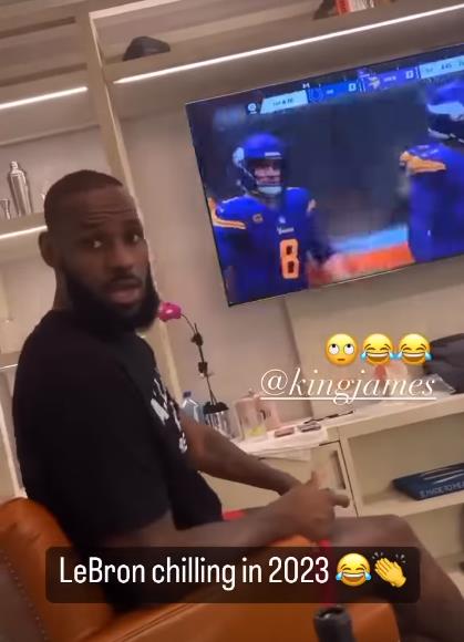 NBA / 【影片】詹姆斯跨年夜沉迷遊戲！慘遭愛妻靈魂拷問：這就是你說的陪我跨年？-黑特籃球-NBA新聞影音圖片分享社區