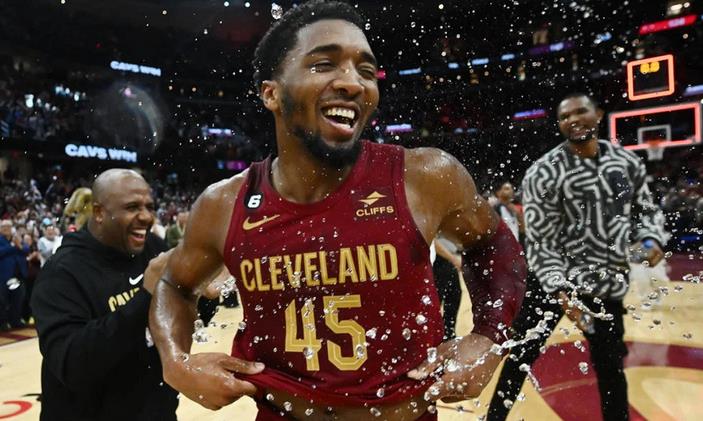 NBA / Mitchell如天神下凡!狂砍71分,繼承曼巴精神,06年後單場得分三高都是13號秀-黑特籃球-NBA新聞影音圖片分享社區