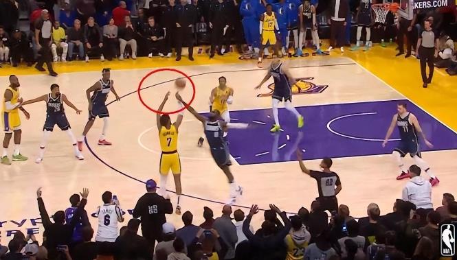 NBA / 詹皇絕殺球漏吹犯規!湖人獨行俠裁判報告:7次錯漏判湖人4次獲利-黑特籃球-NBA新聞影音圖片分享社區