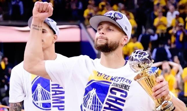 NBA / Curry未來要競選美國總統?追夢高情商稱讚,科爾稱Curry是「當代喬丹」!-黑特籃球-NBA新聞影音圖片分享社區