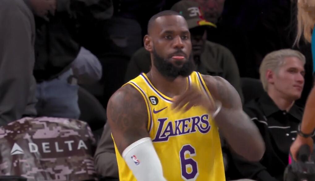 NBA / 轟38分領先13分!湖人首節就迎爆發,詹姆斯復出送4助攻,一眉和羅素神勇!(影)-黑特籃球-NBA新聞影音圖片分享社區