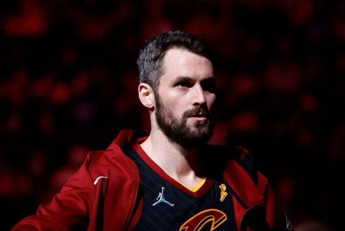 NBA / 勇士加入愛神爭奪戰!湯普森是他兒時玩伴,打球風格非常契合勇士!-黑特籃球-NBA新聞影音圖片分享社區