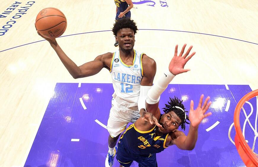 籃板球全隊第一,22分鐘轟10+13!湖人2米39長臂男真香,一眉哥能減輕不少負擔!(影)-黑特籃球-NBA新聞影音圖片分享社區