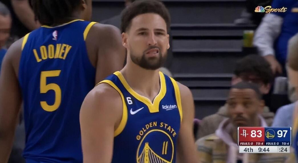 NBA / 【影片】籃筐猶如大海!湯普森再次「佛光降世」,飚12顆三分轟碎火箭,場下柯瑞笑得合不攏嘴!-黑特籃球-NBA新聞影音圖片分享社區