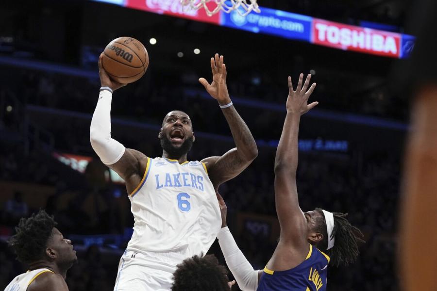 Lakers beat Warriors, start fulfilling LeBron's playoff message - Los  Angeles Times
