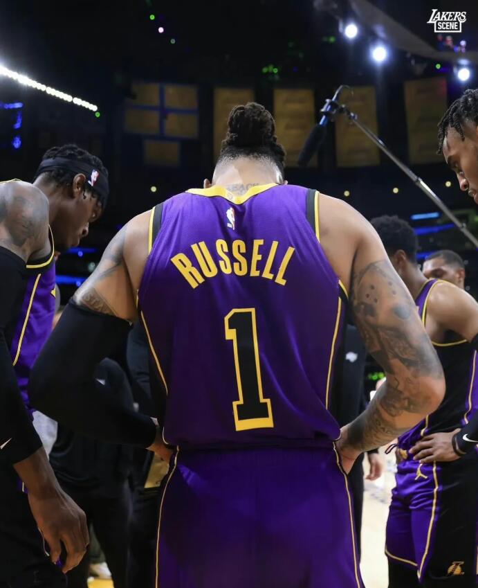 NBA / 半場戰報 | 復出就爆發！羅素5分鐘策動23-9狂潮，連續打停暴龍，湖人半場反超8分！（影）-黑特籃球-NBA新聞影音圖片分享社區