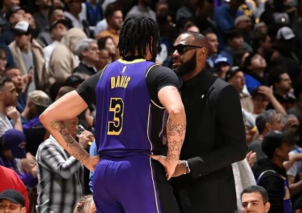 NBA / 爛泥扶不上墻!關鍵罰球猶如夢魘!戴維斯賽季第四次錯失罰球最終導致球隊輸球!-黑特籃球-NBA新聞影音圖片分享社區