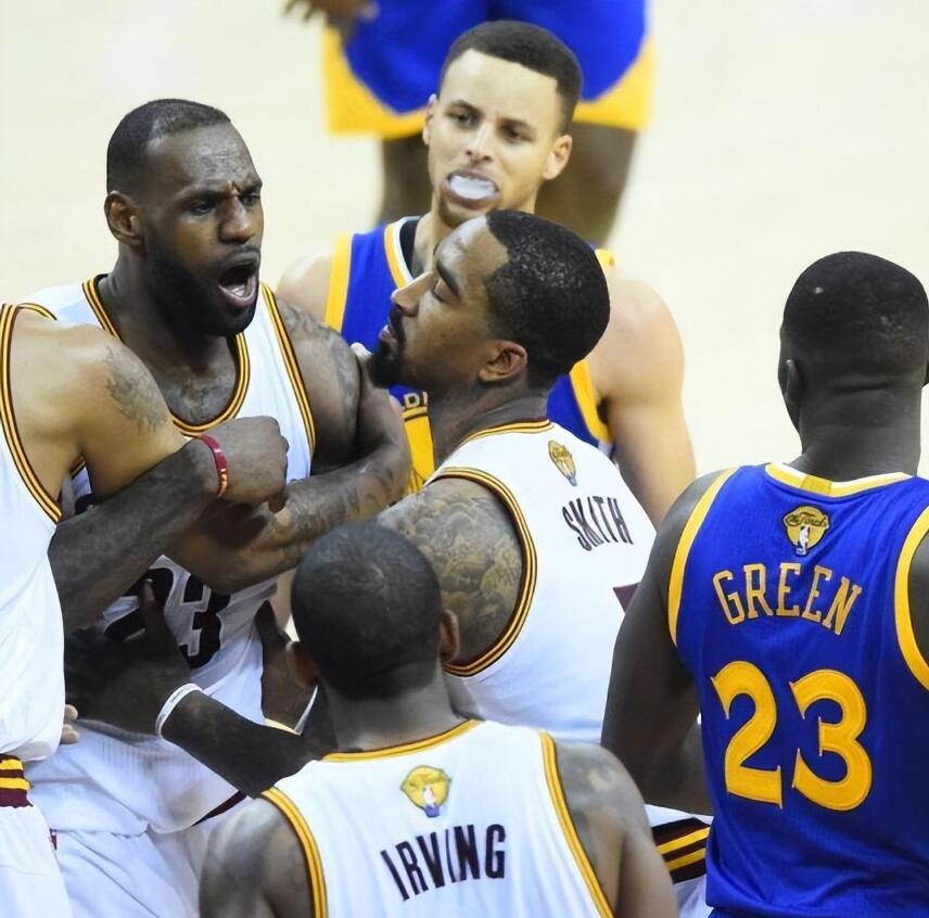NBA / 沒人怕詹姆斯?怎麼可能!追夢格林發聲:我就認識很多人,有時我的隊友也怕!-黑特籃球-NBA新聞影音圖片分享社區