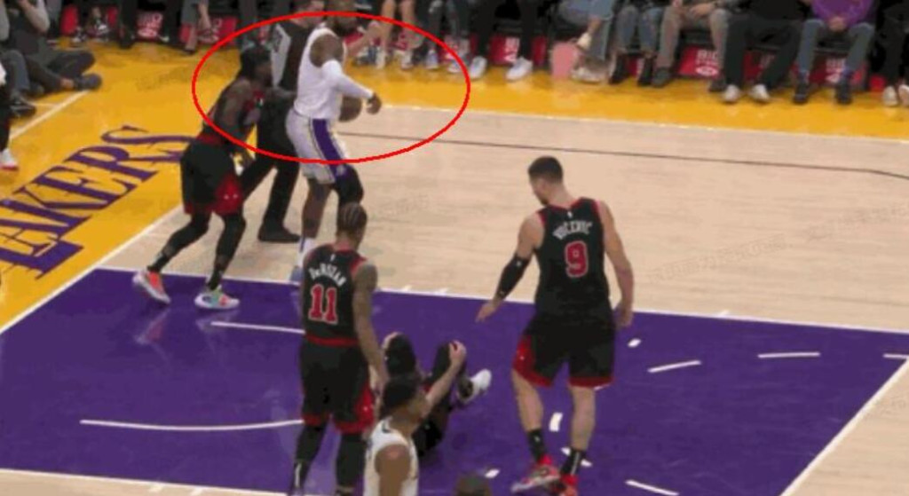 NBA / 【影片】湖人輸球遭扎心!貝弗利復仇老東家,還兩度挑釁詹姆斯,對他作出「Too Small」手勢!-黑特籃球-NBA新聞影音圖片分享社區