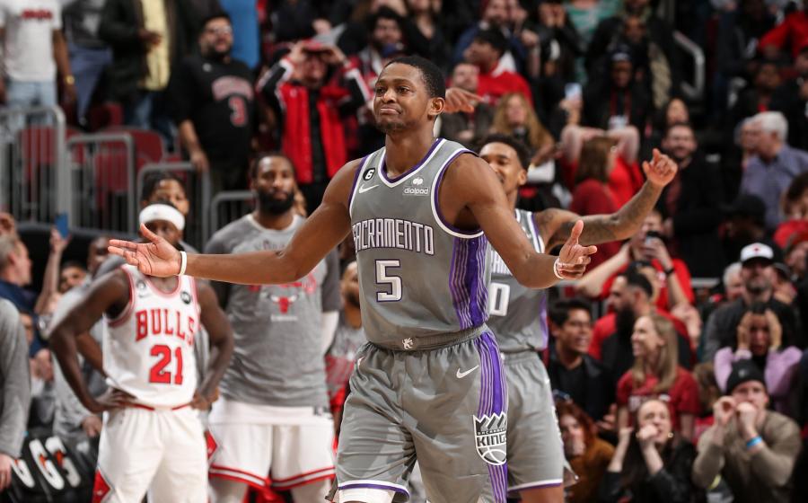 De'Aaron Fox drills game-winning 3-pointer with 0.7 seconds remaining |  NBA.com