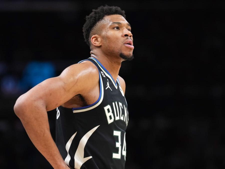 Giannis Antetokounmpo Shares NSFW Frustrations About NBA MVP Race - Sports  Illustrated