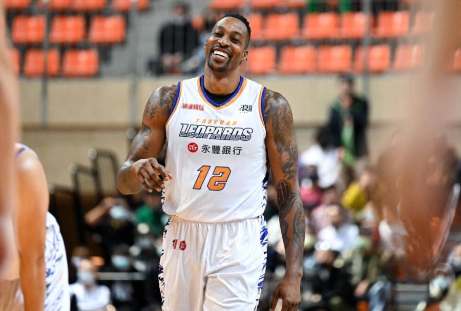 Dwight Howard takes part in three point contest in Taiwan | Flipboard