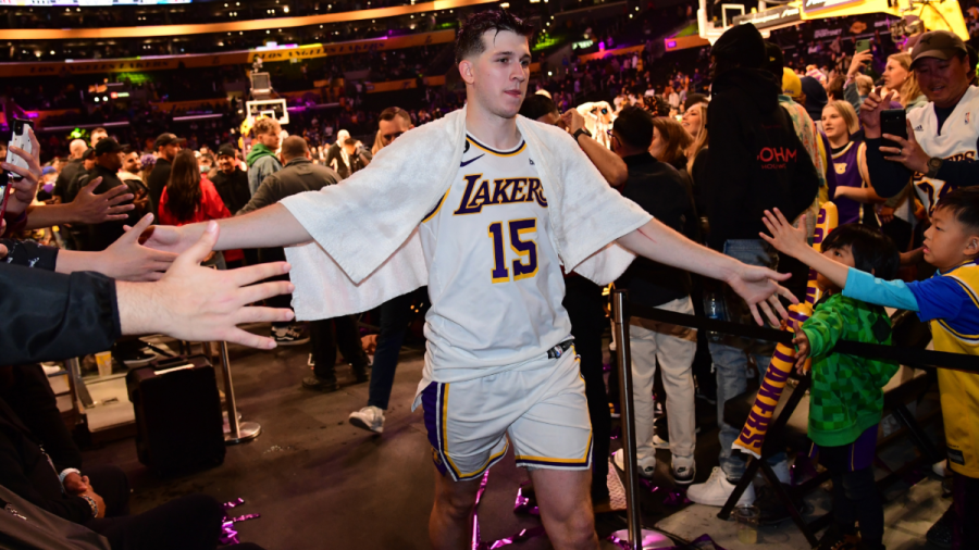 NBA / 越努力才越幸運!里夫斯場均18+5,新合約超4年5000萬,遠超同屆新秀!-黑特籃球-NBA新聞影音圖片分享社區