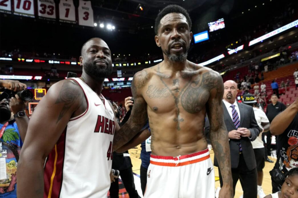 NBA / 挨捶!謝幕!晉級!下課!NBA收官戰是本賽季最刺激的比賽日?-黑特籃球-NBA新聞影音圖片分享社區