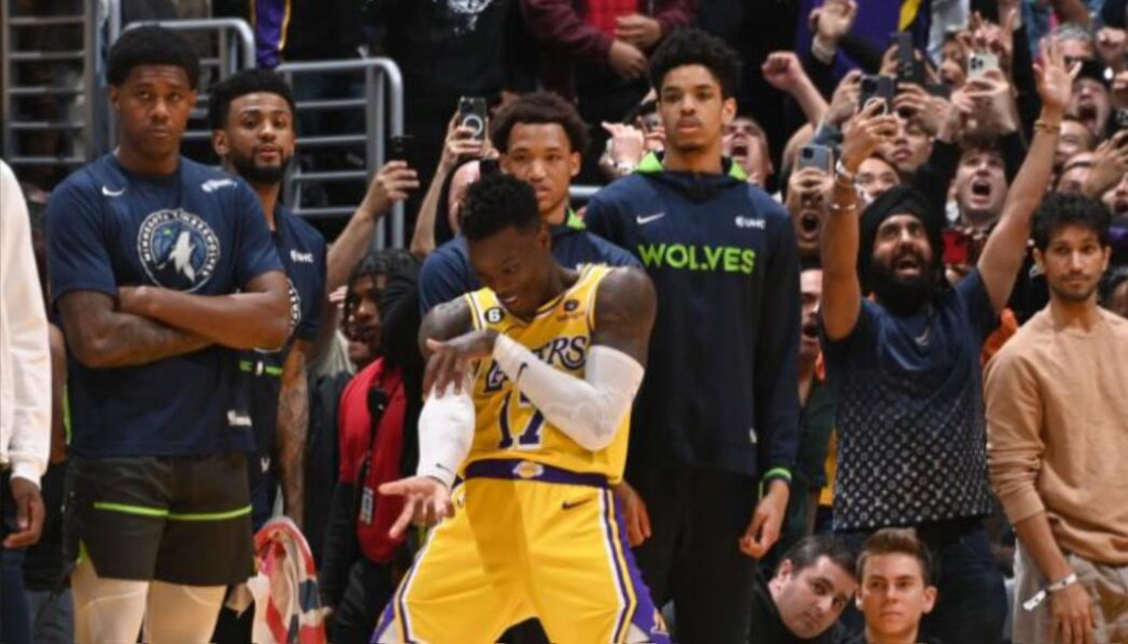 NBA / 砍21分+關鍵三分成湖人真大腿!賽後施羅德採訪,一眉哥搶麥道歉:是我搞砸了他的制勝球!-黑特籃球-NBA新聞影音圖片分享社區