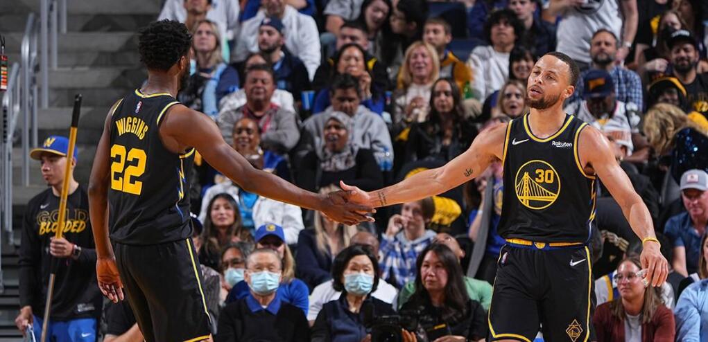 NBA / 三名球員嚴防柯瑞,國王防守策略太極端了,威金斯:我這全是空位!-黑特籃球-NBA新聞影音圖片分享社區