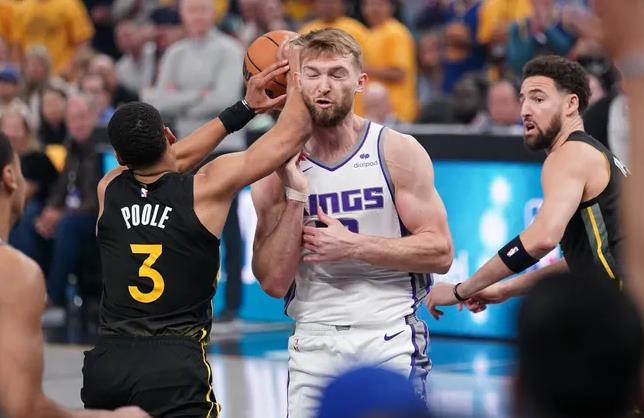 NBA / 國王下場要改變打法,布朗坦言要懲罰勇士防守,球迷擔憂:別跳科爾的陷阱!-黑特籃球-NBA新聞影音圖片分享社區