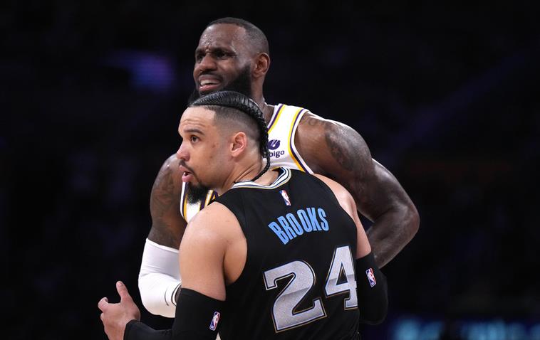NBA / 狄龍賽後拒絕採訪!詹姆斯被襲襠後續,再爆金句:我要皇冠上的明珠!-黑特籃球-NBA新聞影音圖片分享社區
