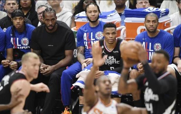 NBA / 傷情絕對保密!名記曝雷納德不與隊友主帥交流,泰倫盧證實:我也只能猜一猜!-黑特籃球-NBA新聞影音圖片分享社區