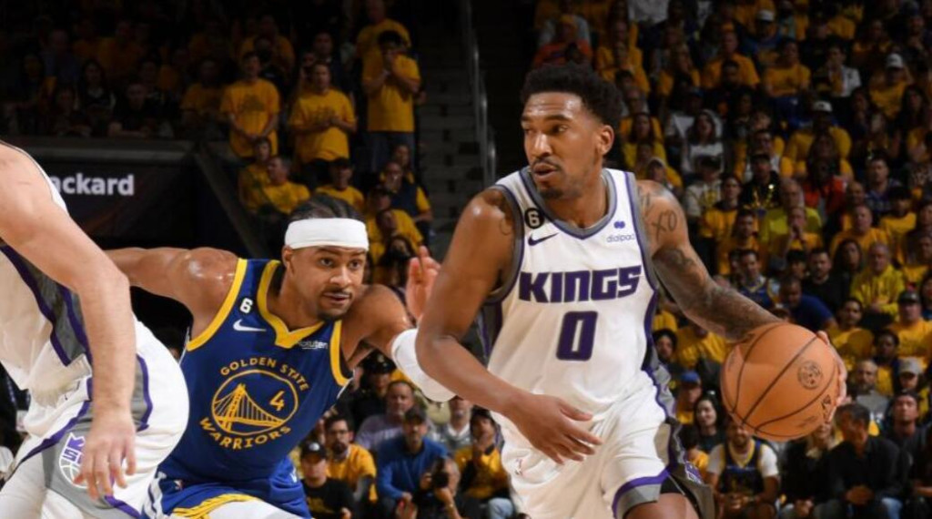 NBA / 【影片】蒙大將軍上線!轟28+6+4打到勇士提前投降,更衣室為他瘋狂潑水慶祝!-黑特籃球-NBA新聞影音圖片分享社區