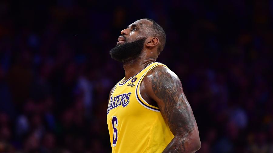 LeBron James nearly pulls off epic game-winner in Lakers-Grizzlies Game 4 -  NBC Sports Bay Area