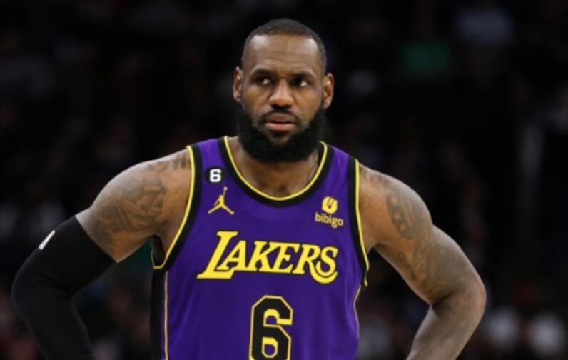 NBA / 詹姆斯手感火熱8中6單節14分,湖人首節領先7分,柯瑞帶隊苦苦追分!(影)-黑特籃球-NBA新聞影音圖片分享社區