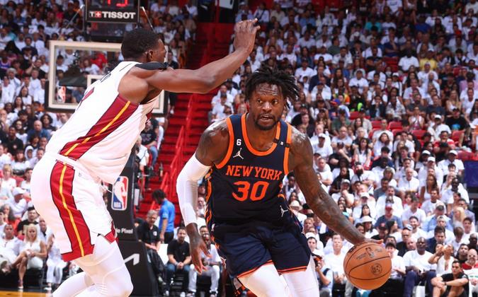 NBA / 場均暴跌9.8分,Randle季後賽徹底原形畢露!效率聯盟墊底的老大,你見過嗎?-黑特籃球-NBA新聞影音圖片分享社區