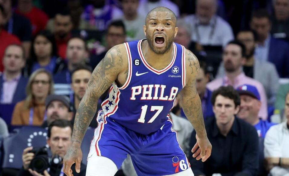 NBA / 【影片】硬漢本色!關鍵2+1全場歡呼,怒吼喚醒恩比德,76人簽下他賺大了!-黑特籃球-NBA新聞影音圖片分享社區