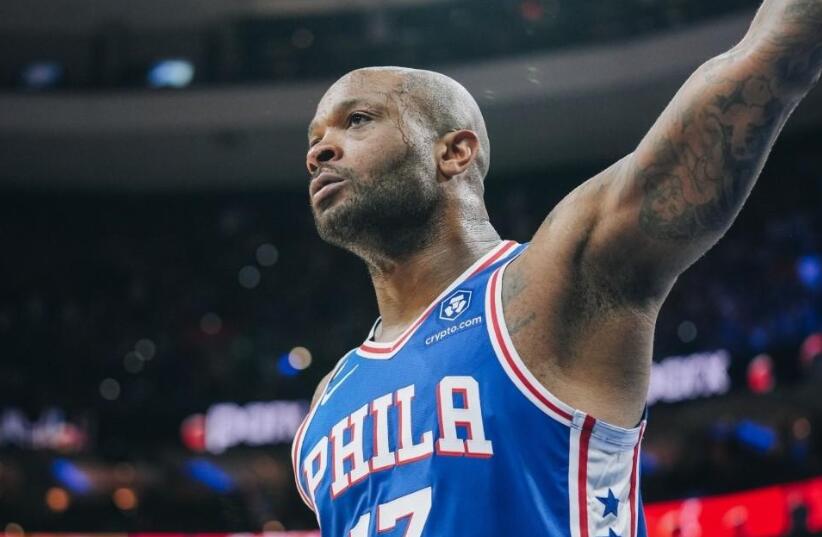 NBA / 【影片】硬漢本色!關鍵2+1全場歡呼,怒吼喚醒恩比德,76人簽下他賺大了!-黑特籃球-NBA新聞影音圖片分享社區
