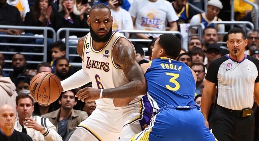 NBA / 次輪超巨最強陣容!布克成當季最強分衛,詹柯未能上榜,哈登場均29+8!-黑特籃球-NBA新聞影音圖片分享社區